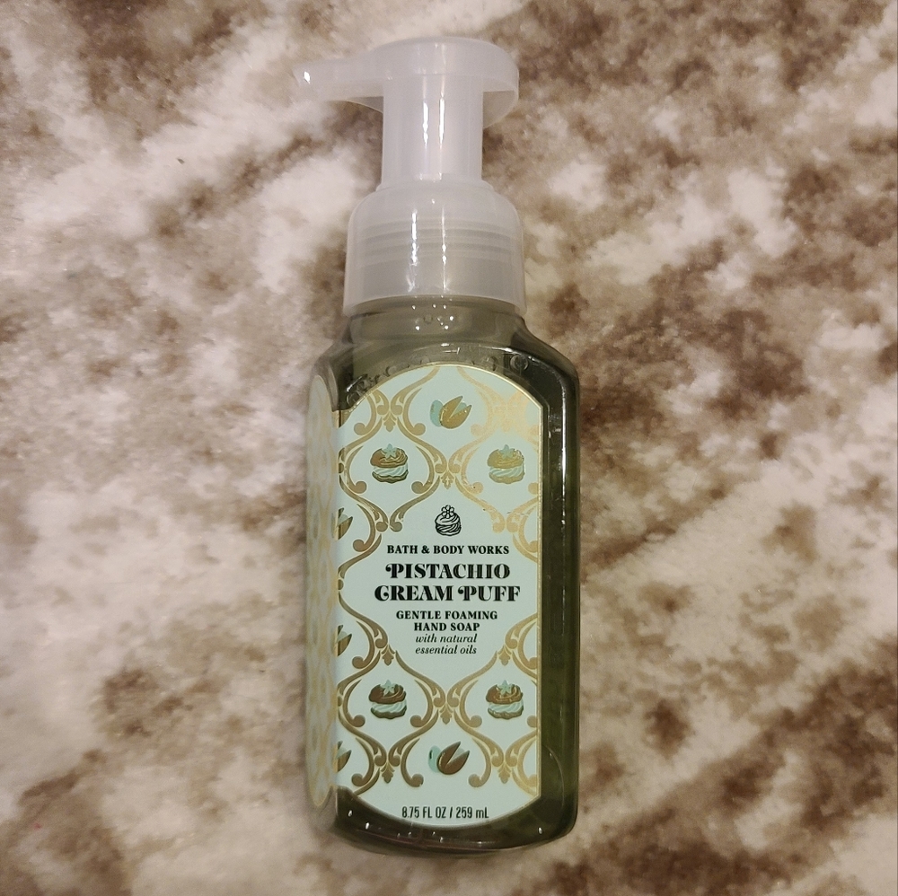Pistachio Cream Puff Foaming Hand Soap BBW